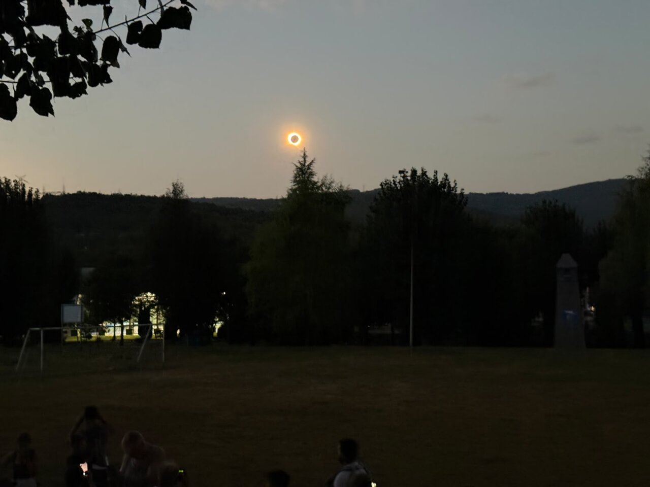 Eclipse total de sol visto desde Velilla del Río Carrión