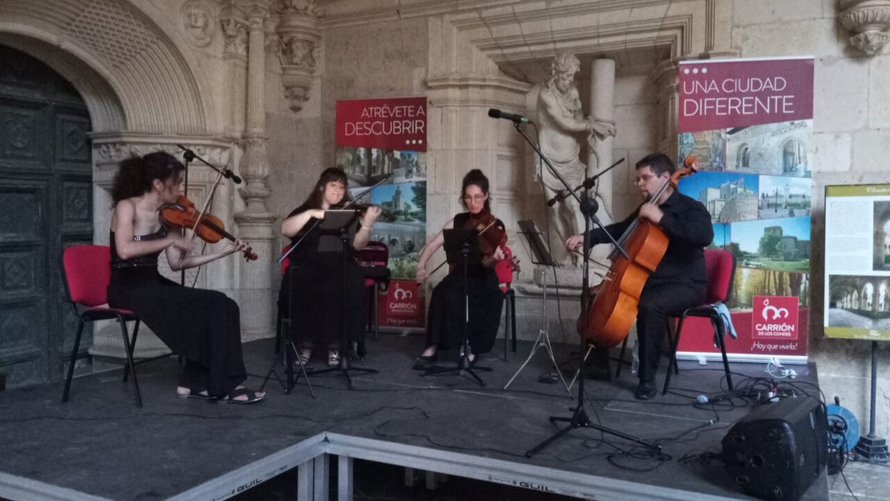 Cuarteto Aubade actuando en el Monasterio de San Zoilo