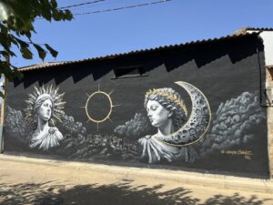 Mural de un eclipse solar con dioses Helios y Selene en Villaherreros