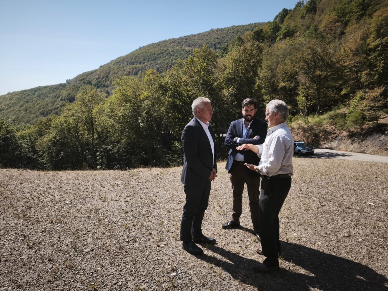 Reunión sobre renaturalización de antiguas minas en Velilla del Río Carrión
