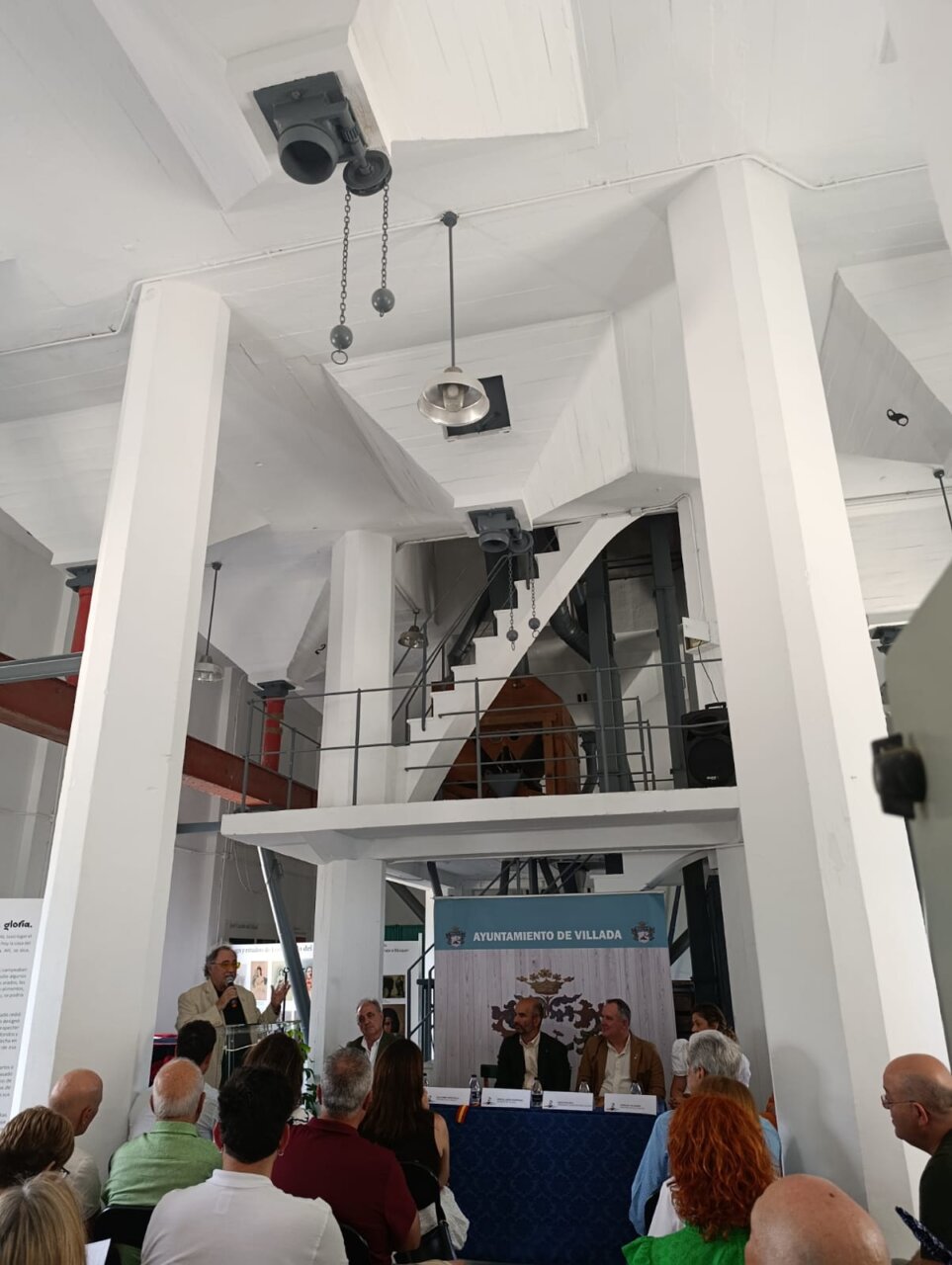 Charo Carrera presenta su instalación en el silo de Villada
