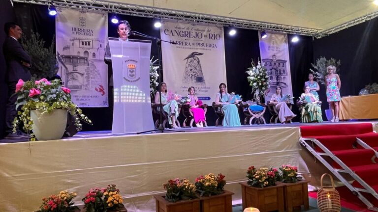 Ceremonia del Festival de Exaltación del Cangrejo en Herrera de Pisuerga