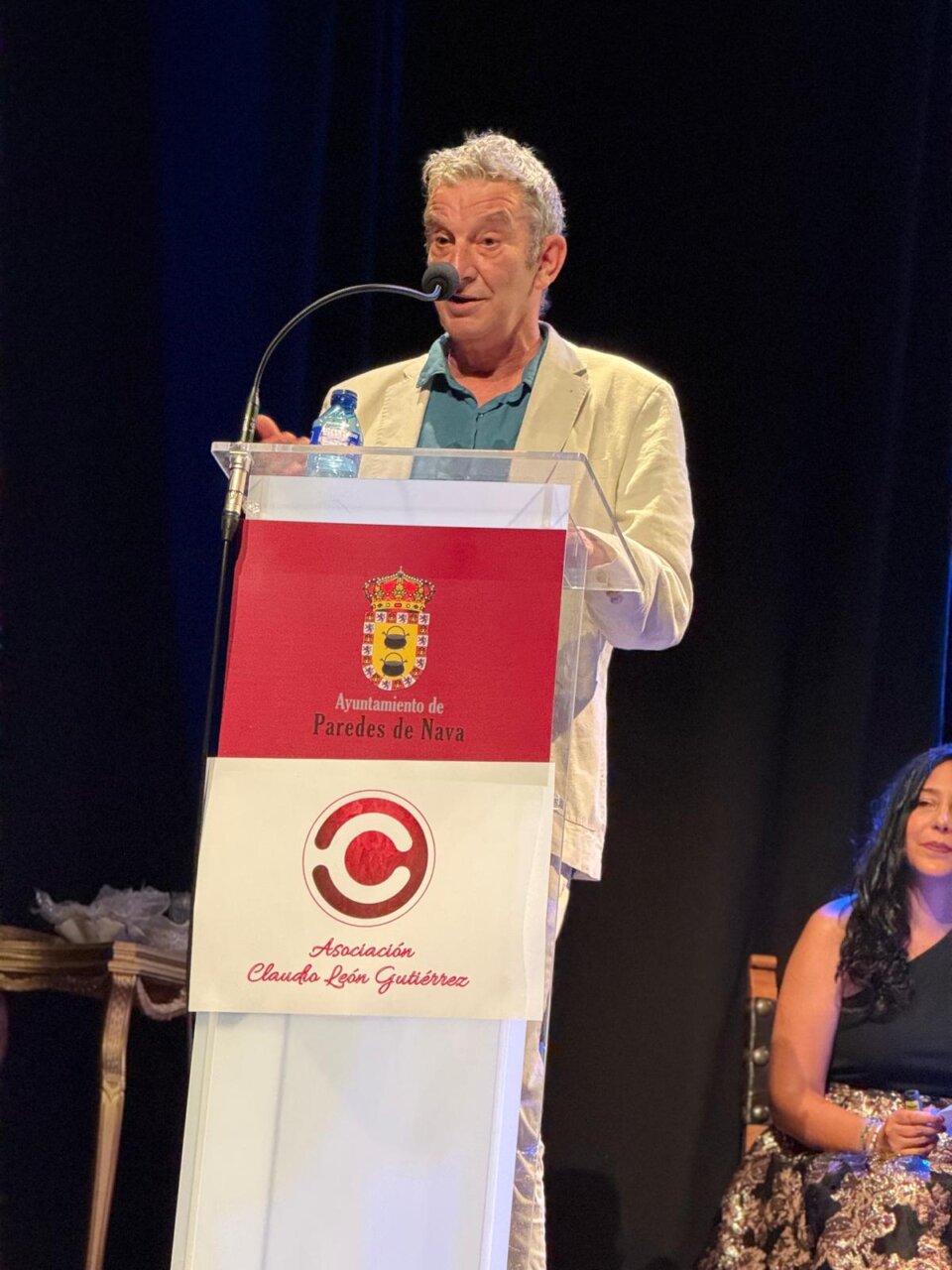 Presentador en la V Gala de la Asociación Claudio León en Paredes de Nava