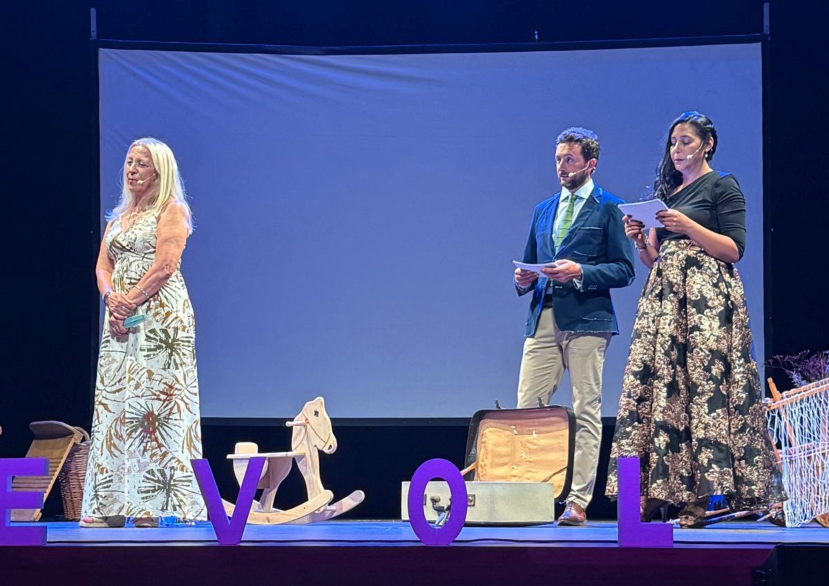 Presentadores de la V Gala de la Asociación Claudio León en Paredes de Nava