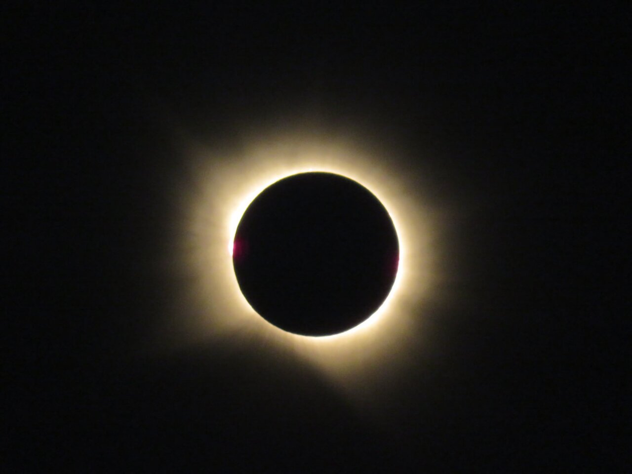 Eclipse total de Sol visto desde Palencia con la corona visible