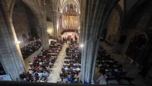 Concierto en la Colegiata de San Miguel de Aguilar con gran asistencia de público.