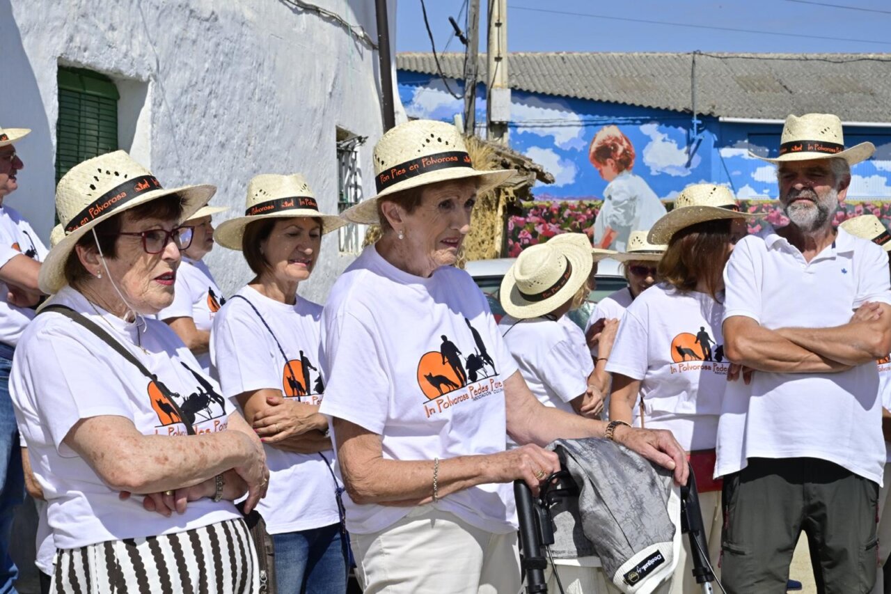 Grupo de personas con sombreros en Polvorosa de Valdavia