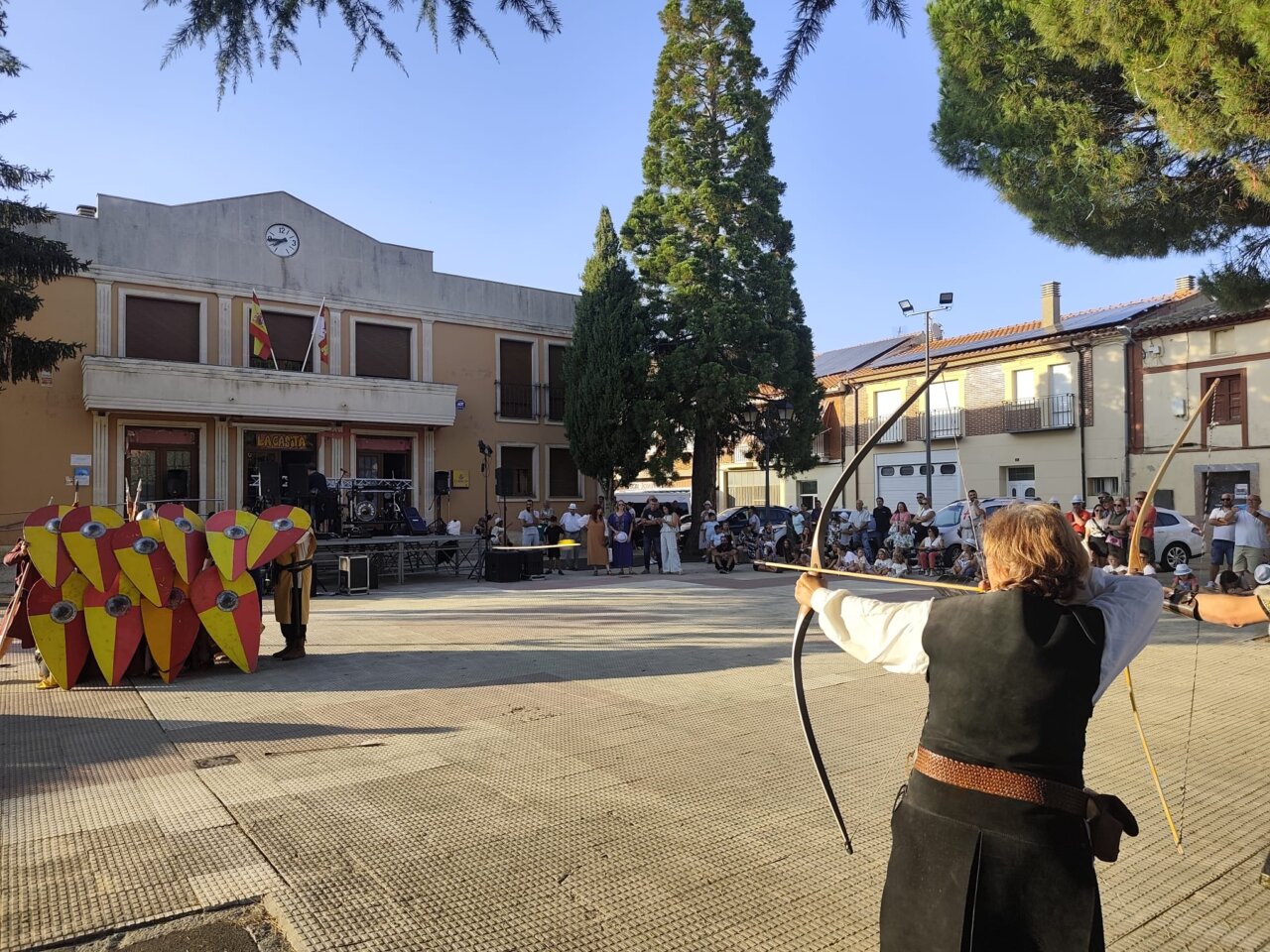 Participante en la batalla Nabal con arco en Monzón de Campos