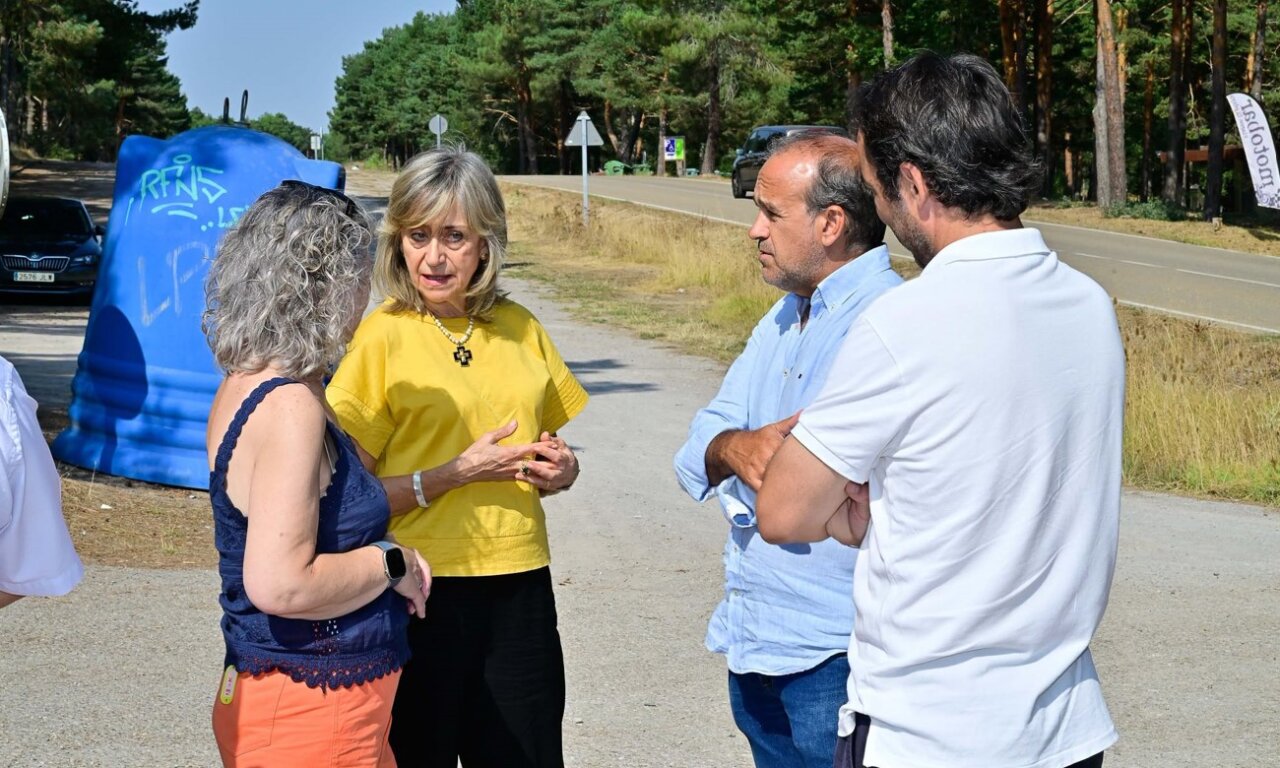 Inauguración del carril bici en Aguilar de Campoo con autoridades locales.