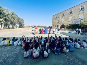 Niños disfrutando en el Campamento de Verano Mensajeros de la Paz en Astudillo