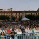 Multitud de personas disfrutando de un concierto en San Antolín