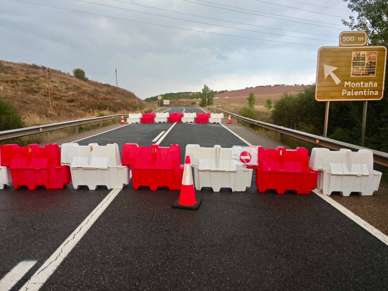 Corte de carretera N-611 en Aguilar por riesgo de hundimiento