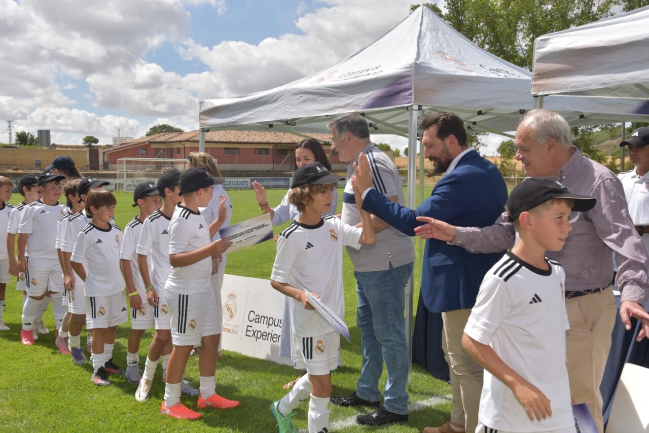 Niños en el campus de la Fundación Real Madrid en Astudillo