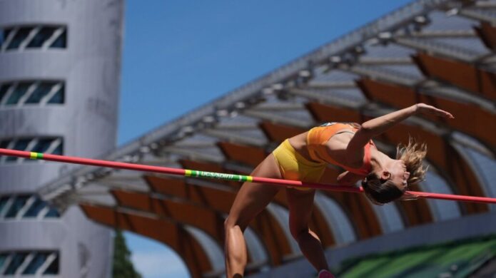 Aitana Alonso saltando en el Mundial sub-20 de Oregón