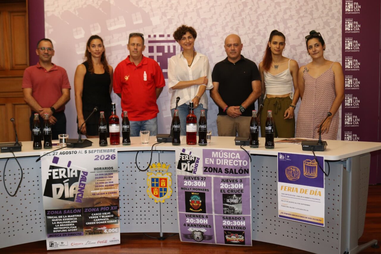 Presentación de la Feria de Día de San Antolín 2026 con participantes y carteles