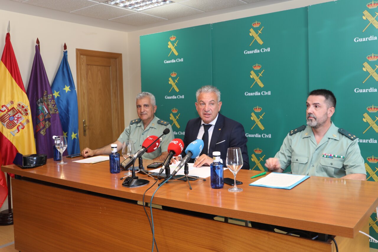 Rueda de prensa de la Guardia Civil sobre la operación JECAY contra estafas en criptomonedas