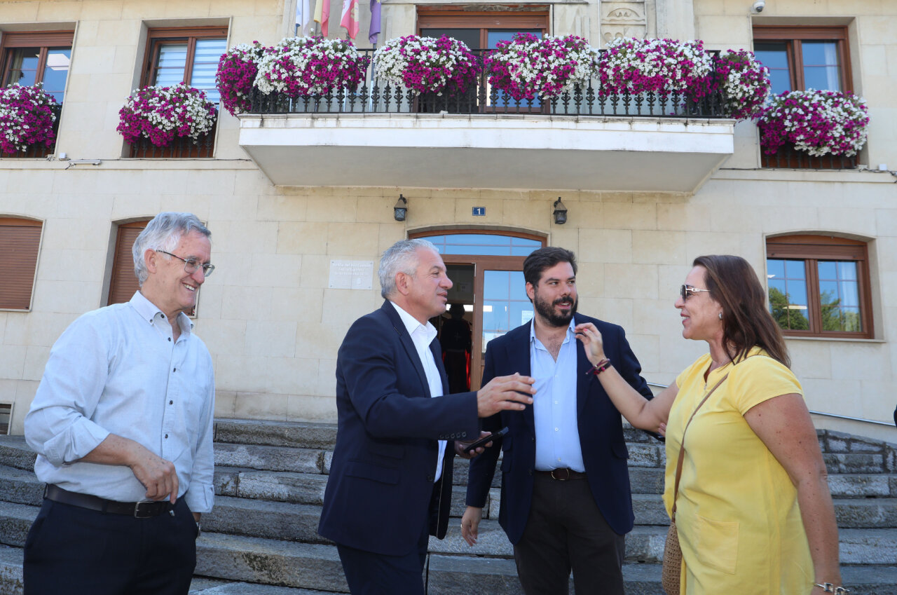 Reunión sobre la inversión en renaturalización en Velilla del Río Carrión