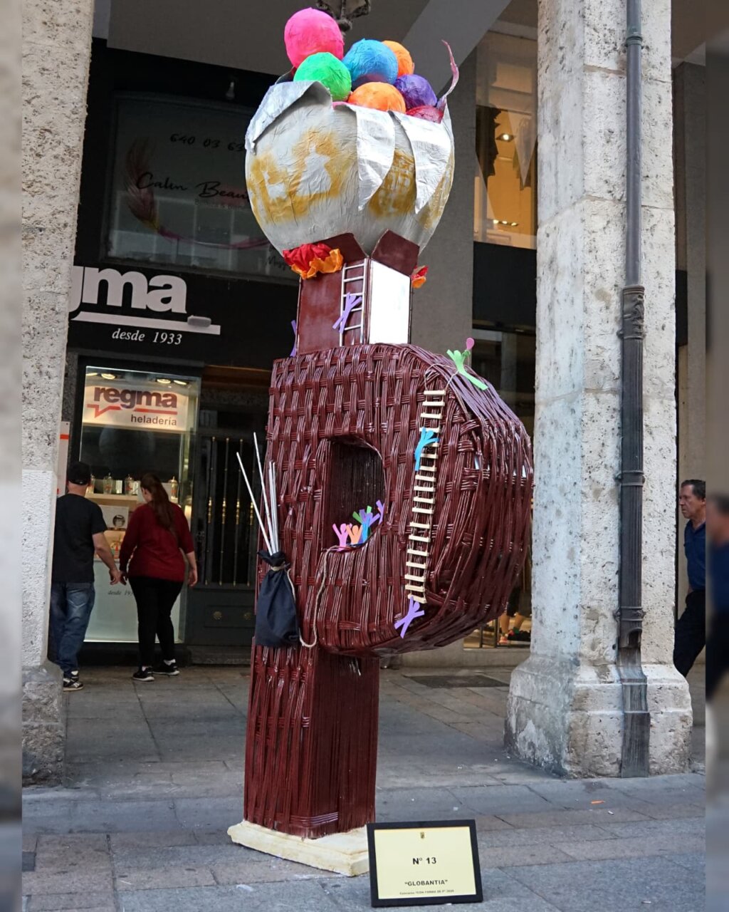 Escultura de la obra 'Globantia' en el concurso 'Con Forma de P'