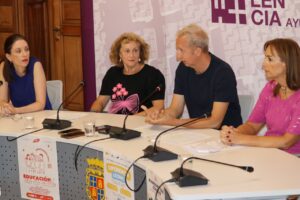 Reunión sobre iniciativas en parques de Palencia para niños y familias