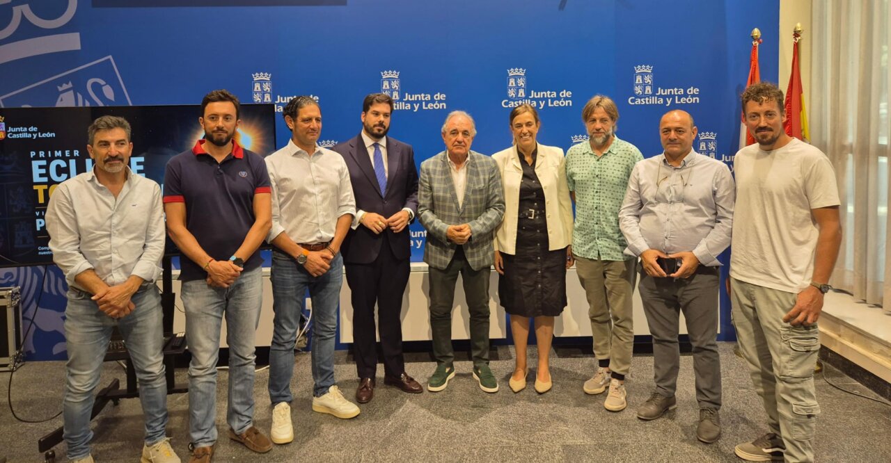 Presentación del operativo para el eclipse solar en Palencia con autoridades locales.