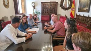 Reunión de representantes en Cordovilla la Real sobre proyectos municipales