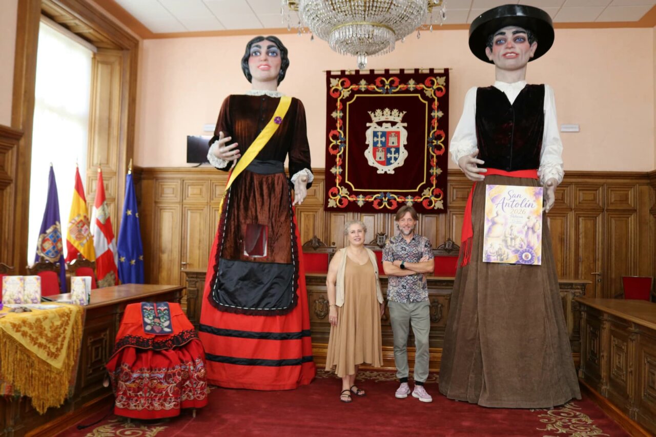 Presentación del Festival San Antolín 2026 con gigantes en Palencia