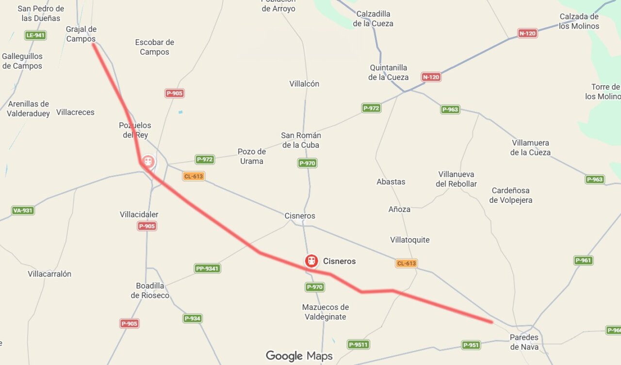 Tren de mercancías en la línea entre Villada y Cisneros