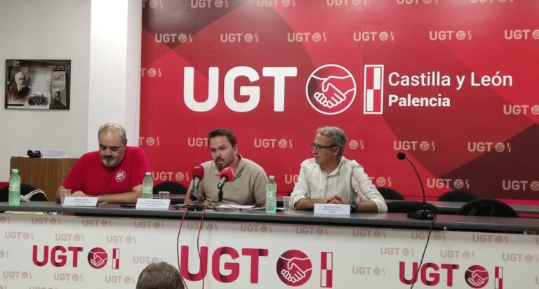 Rueda de prensa de UGT sobre problemas en el operativo contra incendios en Palencia