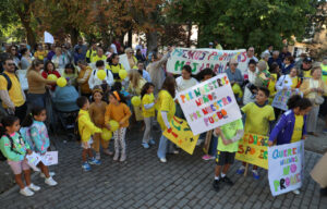 Protesta en Dueñas por la construcción de un nuevo colegio