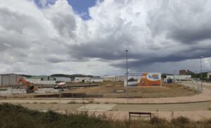 Obras de construcción de un nuevo supermercado Lupa en Palencia