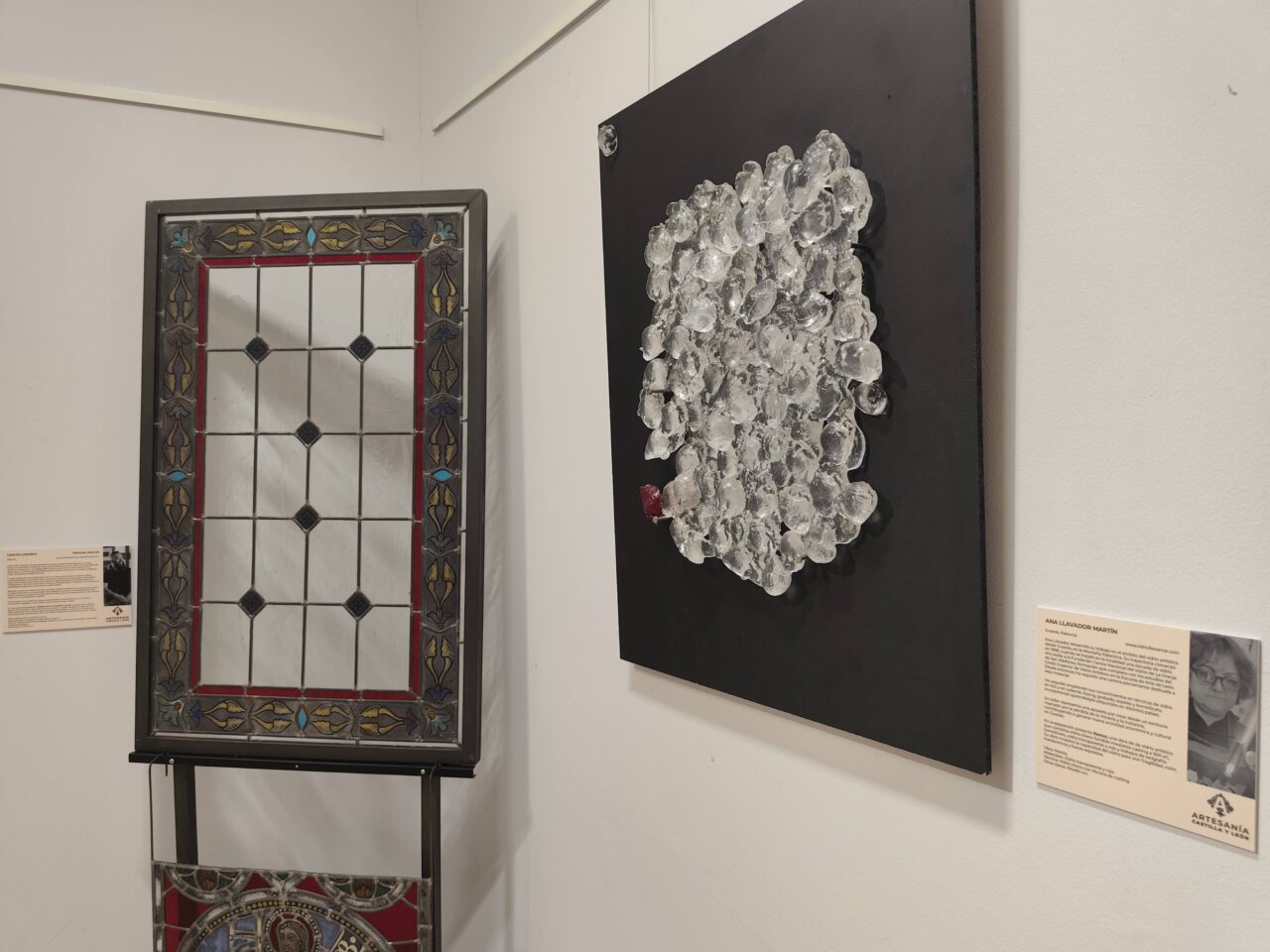 Obras de artesanía contemporánea en la Biblioteca Pública de Palencia