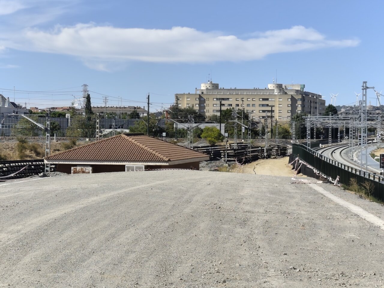 Vista de la antigua vía ferroviaria desmantelada en Palencia
