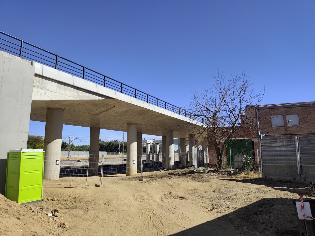 Vista de una obra de infraestructura ferroviaria en Palencia