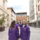 Marta y Sergio en la plaza de Palencia con chaquetas de Chiguito Corito