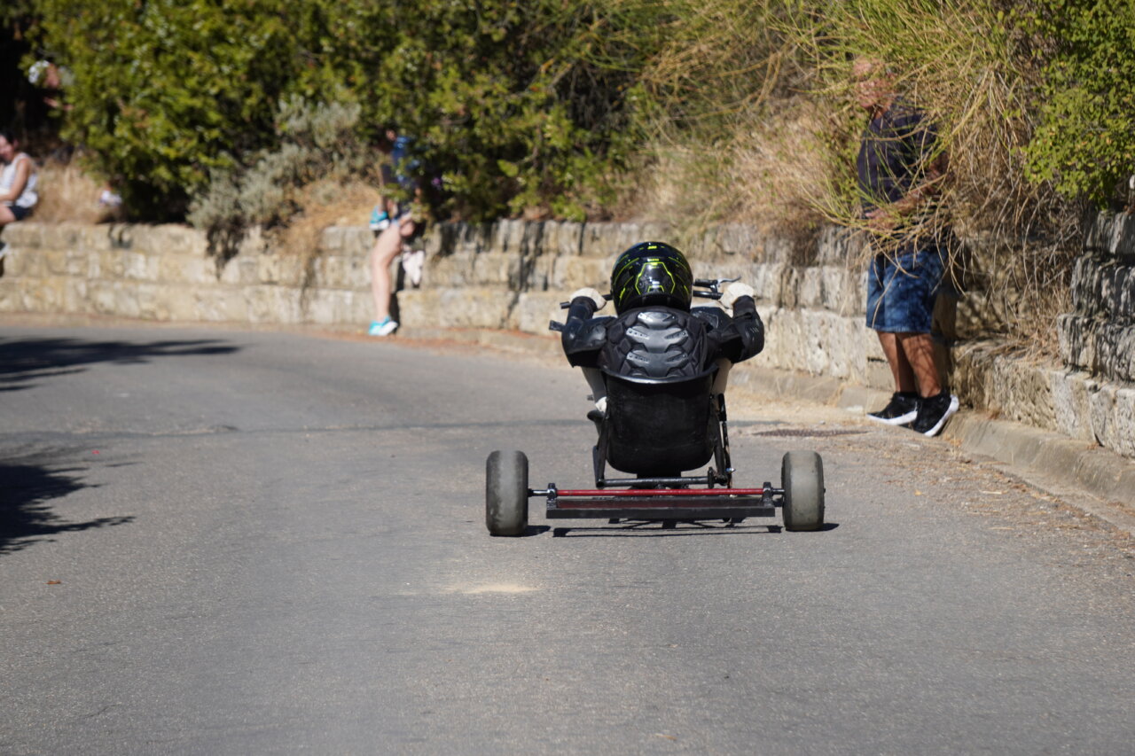 Competidor en carrera de autos locos en Palencia