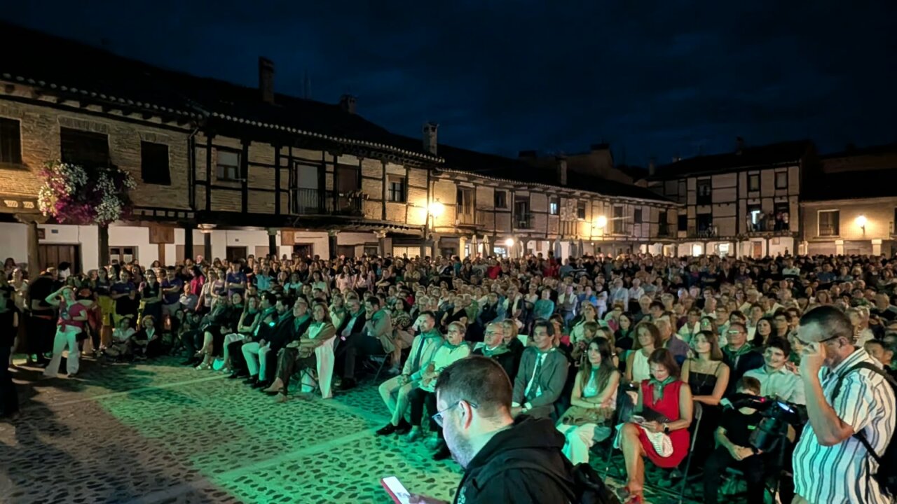 Gran multitud en la inauguración de las fiestas de Saldaña