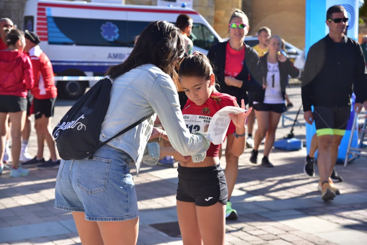 Participantes en la carrera Los 10.000 de Mariano Haro en Becerril de Campos