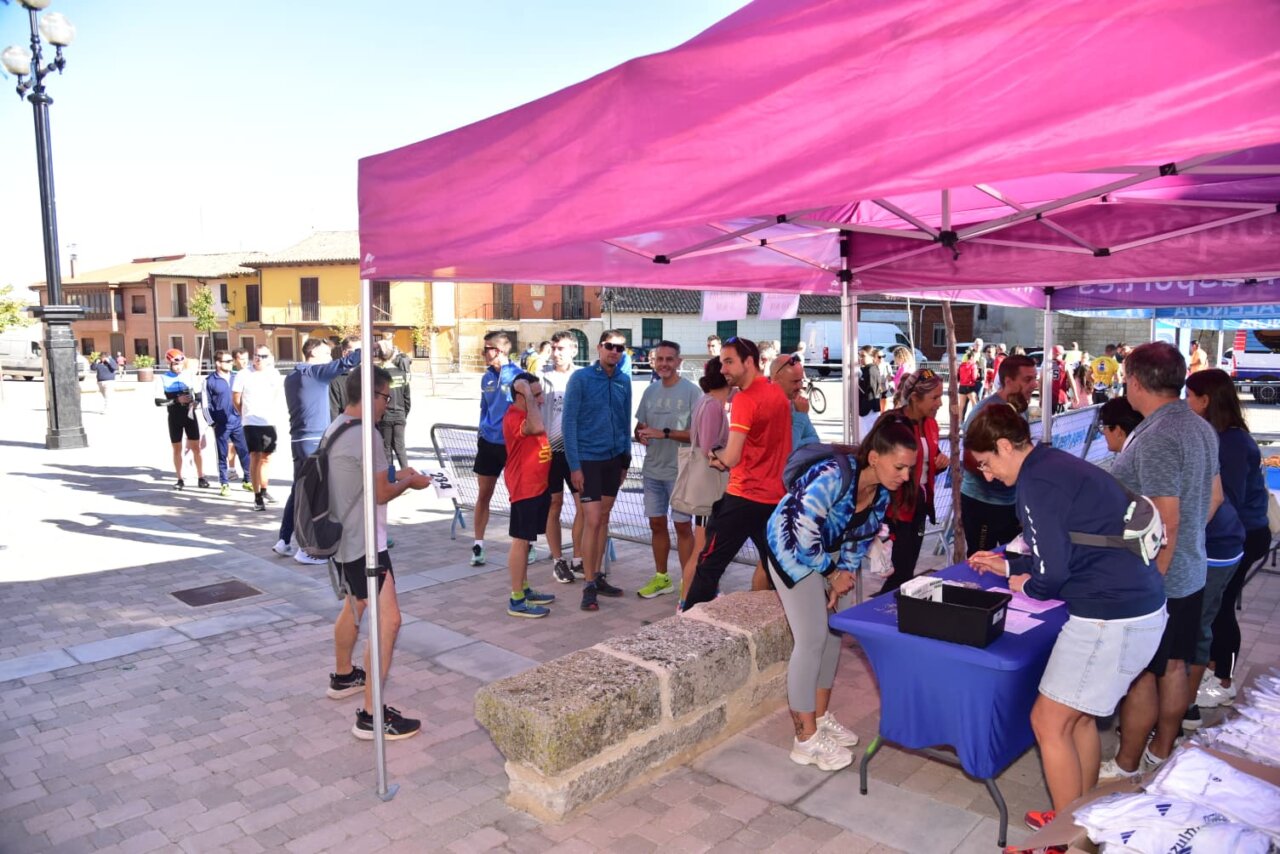 Participantes en la carrera 10.000 de Mariano Haro en Becerril de Campos
