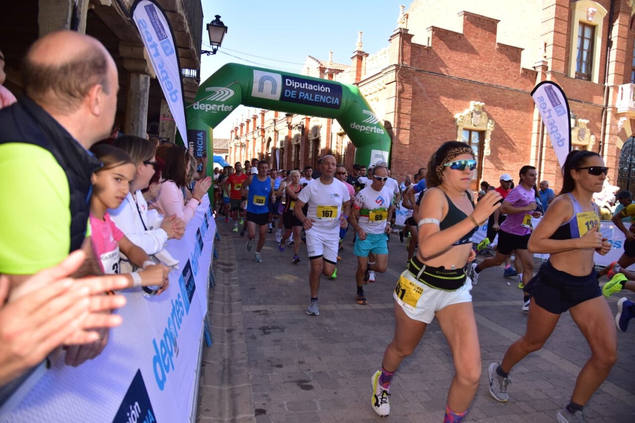 Participantes en la carrera Los 10.000 de Mariano Haro en Becerril de Campos