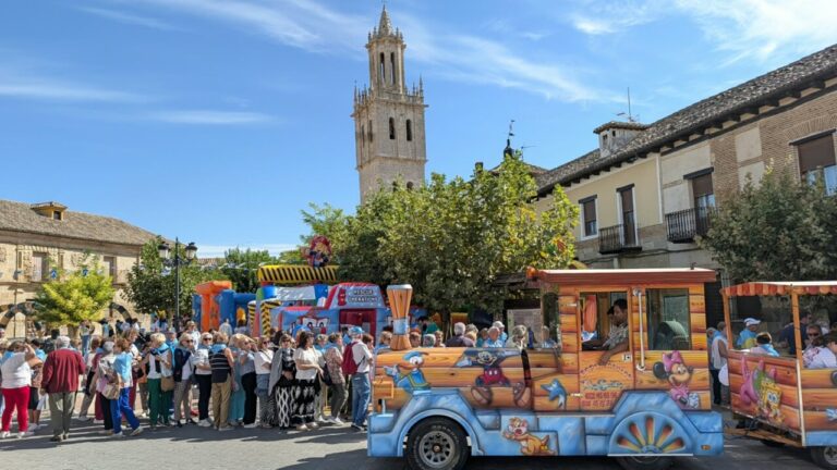 Celebración del Día de la Provincia en Fuentes de Nava con actividades y gente
