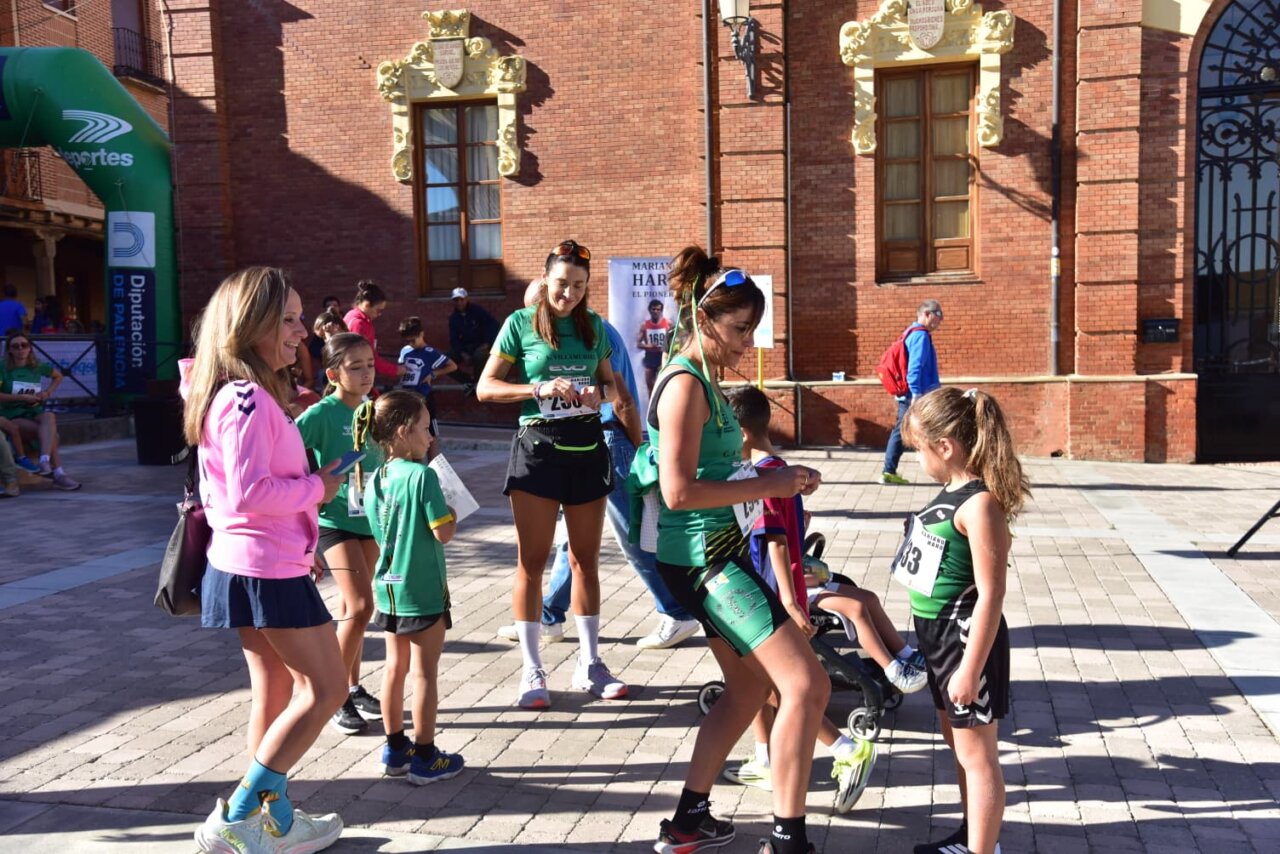 Participantes en la carrera Los 10.000 de Mariano Haro en Becerril de Campos