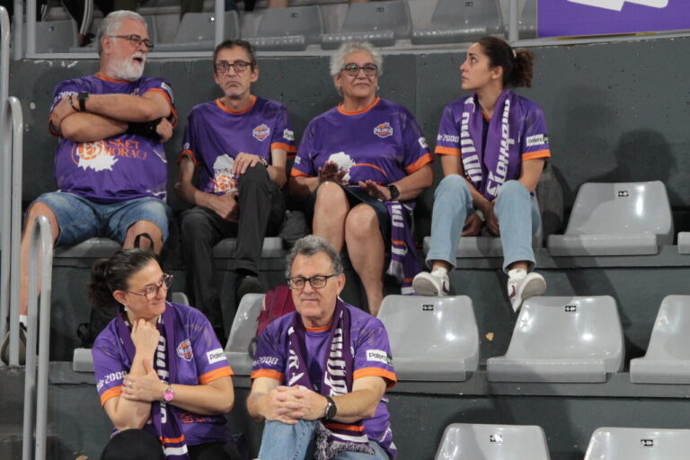 Aficionados del baloncesto en un partido del Palencia