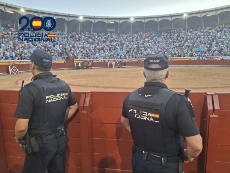 Agentes de la Policía Nacional en la Plaza de Toros durante un evento