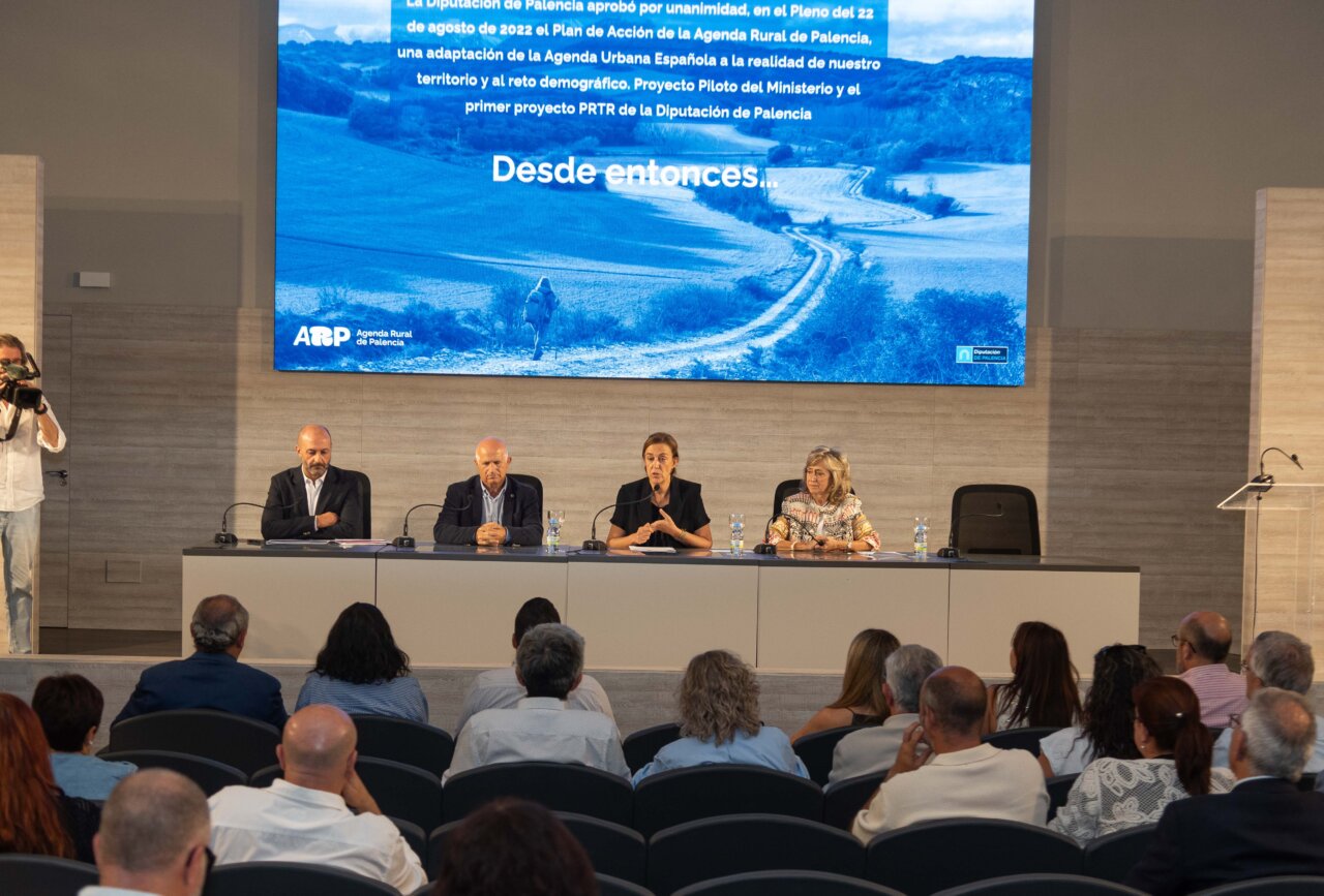 Reunión sobre ayudas para la planificación en municipios de Palencia