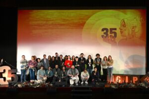 Grupo de premiados en la clausura de la Muestra de Cine Internacional de Palencia