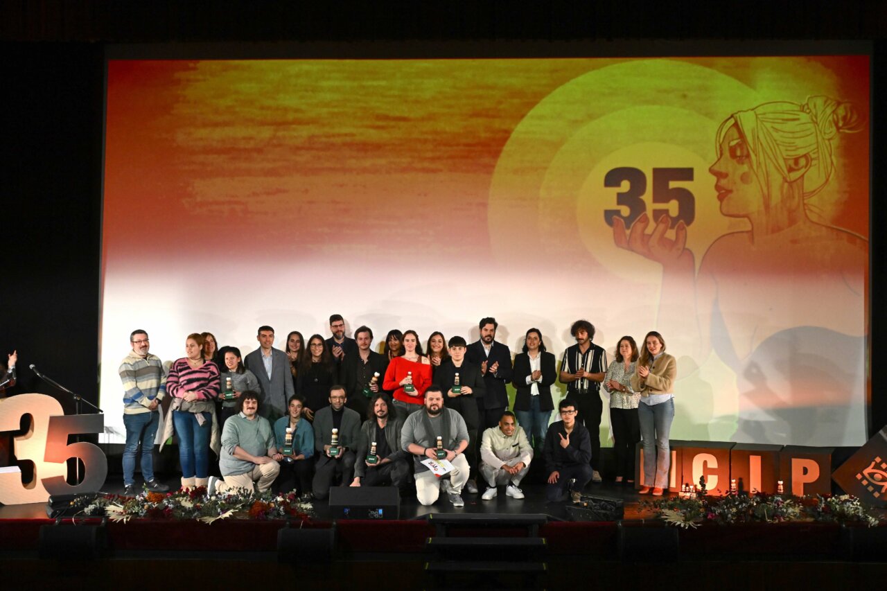 Grupo de premiados en la clausura de la Muestra de Cine Internacional de Palencia
