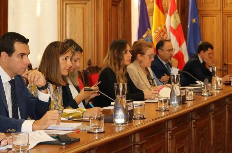 Concejales del Partido Popular en una reunión del Ayuntamiento de Palencia