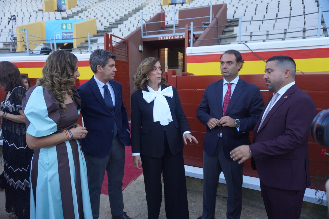 Gala del Día de la Provincia con autoridades en la Plaza de Toros