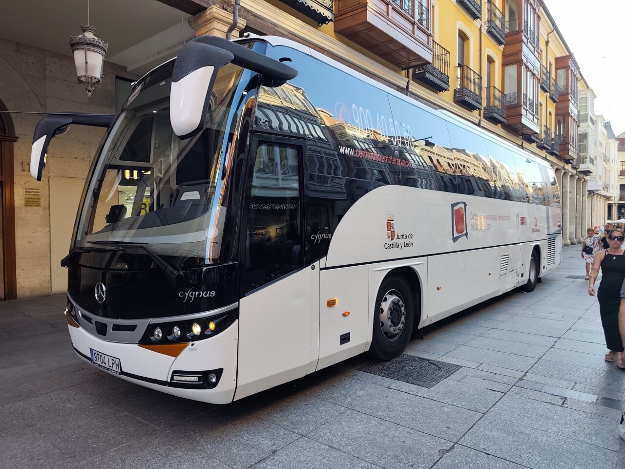 Autobús de donación de sangre en la Delegación de la Junta en Palencia