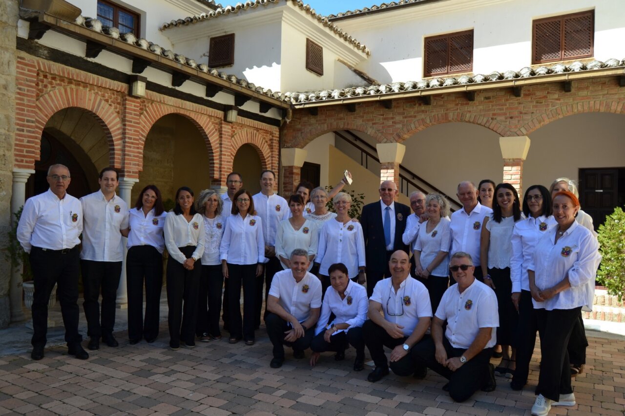 Grupo de personas en la fiesta de la Cruz de Astudillo